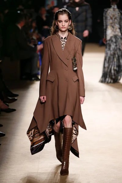 Look 21